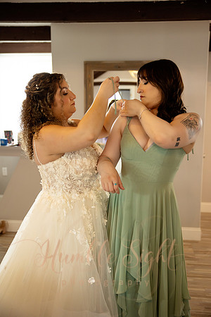Newlyweds dancing at Grace on the Lake wedding reception