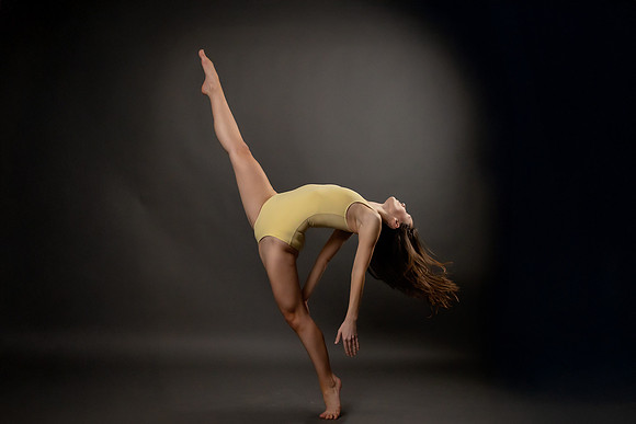 Peyton Levesque dance portrait session at Next Generation Dance Studio in Brewer Maine featuring contemporary and pointe ballet