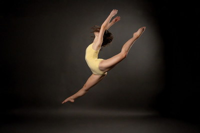 Peyton Levesque dance portrait session at Next Generation Dance Studio in Brewer Maine featuring contemporary and pointe ballet
