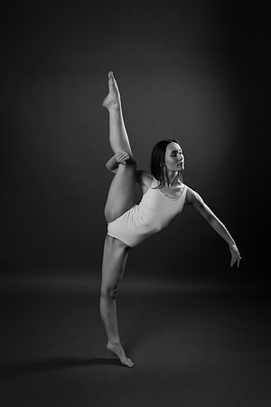 Peyton Levesque dance portrait session at Next Generation Dance Studio in Brewer Maine featuring contemporary and pointe ballet