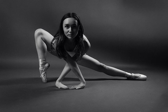 Peyton Levesque dance portrait session at Next Generation Dance Studio in Brewer Maine featuring contemporary and pointe ballet