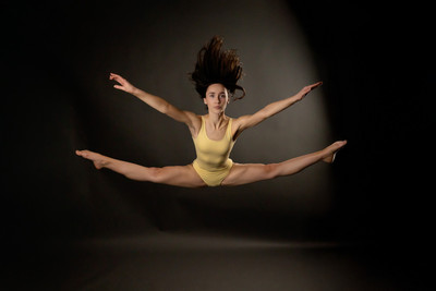 Peyton Levesque dance portrait session at Next Generation Dance Studio in Brewer Maine featuring contemporary and pointe ballet