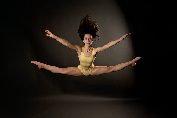 Peyton Levesque dance portrait session at Next Generation Dance Studio in Brewer Maine featuring contemporary and pointe ballet