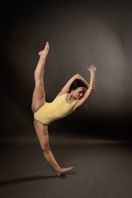 Peyton Levesque dance portrait session at Next Generation Dance Studio in Brewer Maine featuring contemporary and pointe ballet