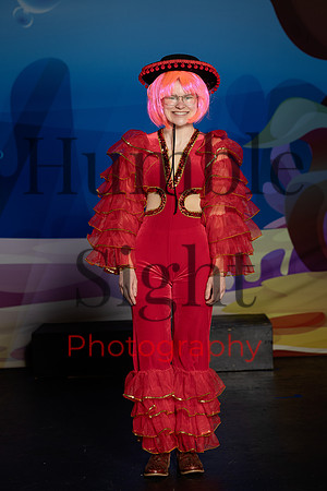 Dress rehearsal for SpongeBob youth production in Maine