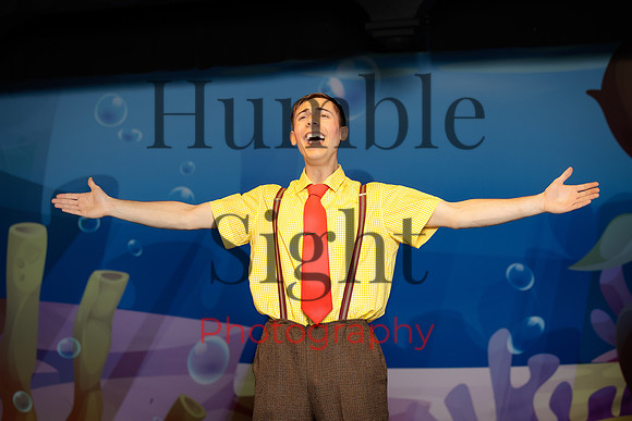 Dress rehearsal for SpongeBob youth production in Maine