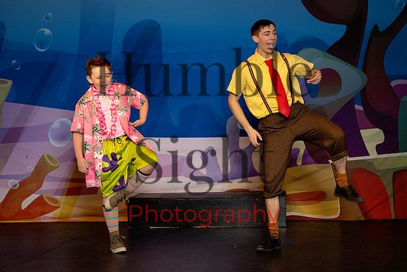 Dress rehearsal for SpongeBob youth production in Maine
