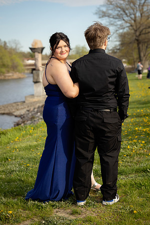 Elegant prom portraits at Old Town Riverfront Park