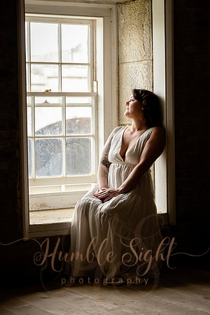 Dreamy romantic couples session in Prospect Maine