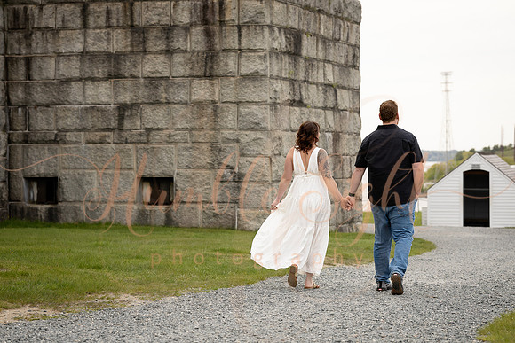 Moody couples portraits at Fort Knox in Prospect