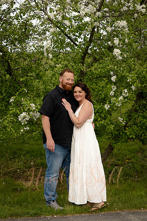 Fairytale engagement session in Maine