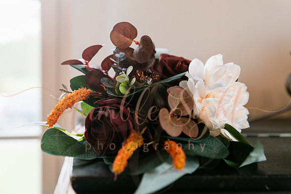 October wedding ceremony at Timber Hitch Farmhouse Maine