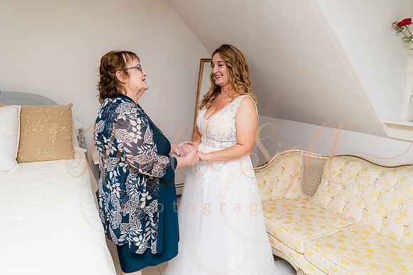 October wedding ceremony at Timber Hitch Farmhouse Maine
