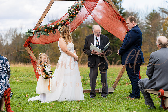 October wedding ceremony at Timber Hitch Farmhouse Maine