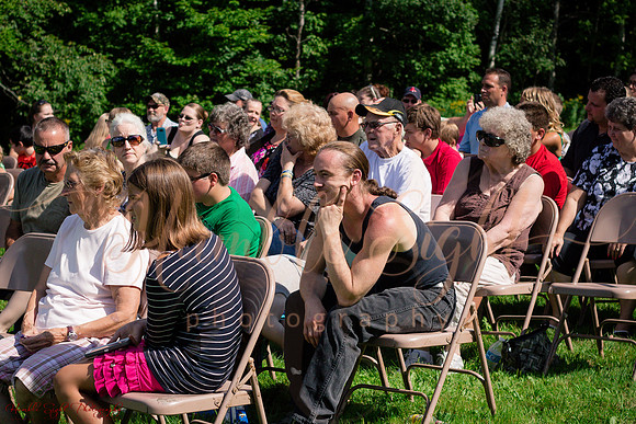 Summer backyard wedding in rural Maine