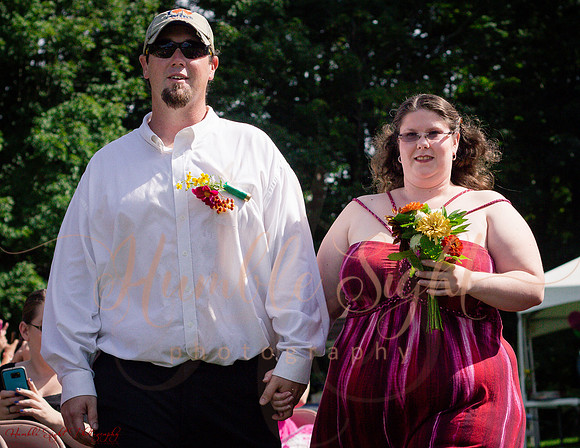 Summer backyard wedding in rural Maine