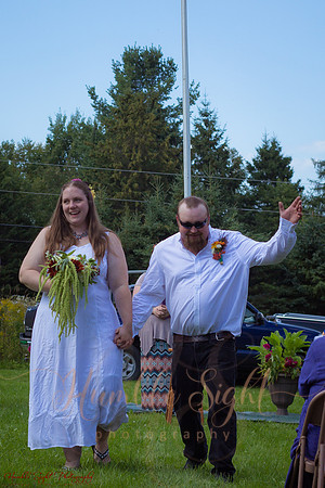 Dexter Maine wedding photographer backyard ceremony