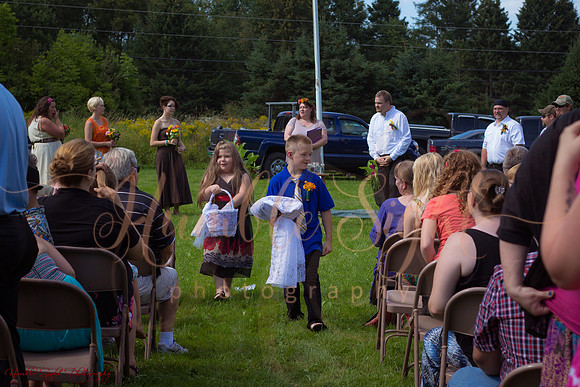 Dexter Maine wedding photographer backyard ceremony