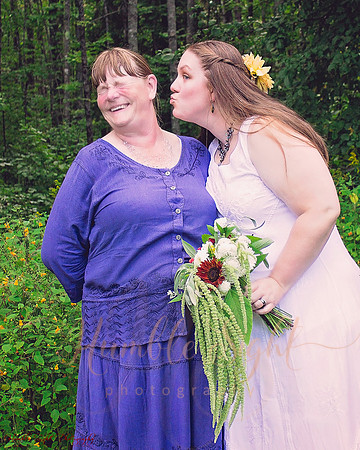 Summer backyard wedding in rural Maine